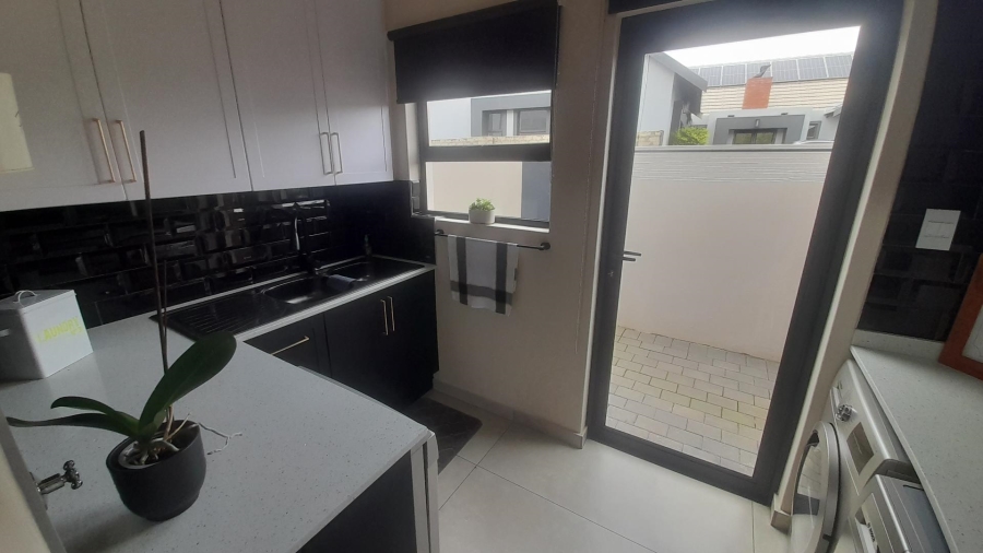 4 Bedroom Property for Sale in Meerhof North West